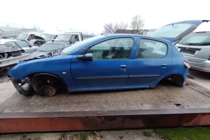 Bara spate Peugeot 206 2003 1.1 MT (60 hp)
