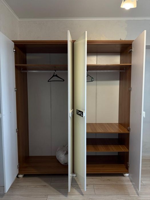 Продам шкаф гардероб