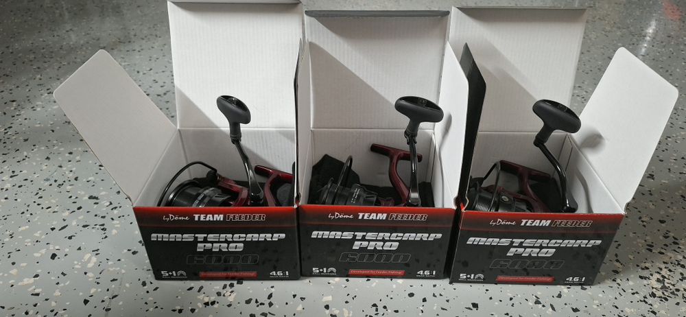 Vand 3 mulinete Team Feeder by Dome Master Carp Pro 6000 noi fără  tamburi de rezerva