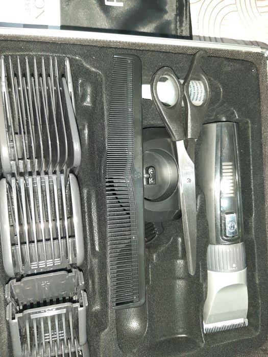 Vând mașină de tuns REMINGTON