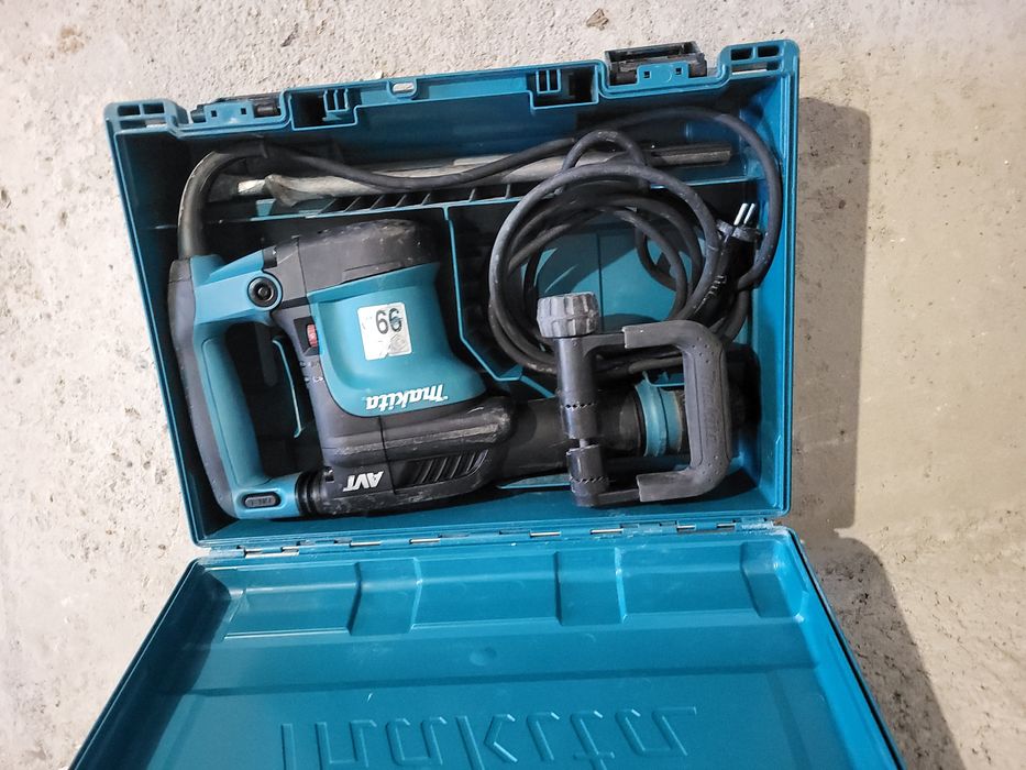 Makita HM0871c  an de fabricație 2025