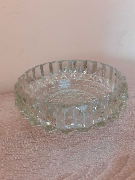 Стъклена салатиера