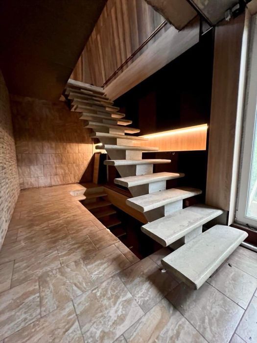 Garsonieră Minimalistă Modernă