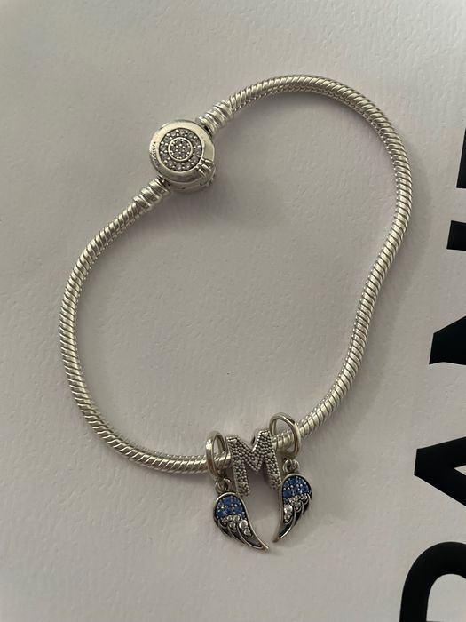 Pandora гривна с талисмани