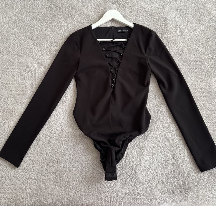 Zara елегантно боди