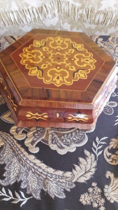 Obiecte din lemn lucrate manual FRUMOS