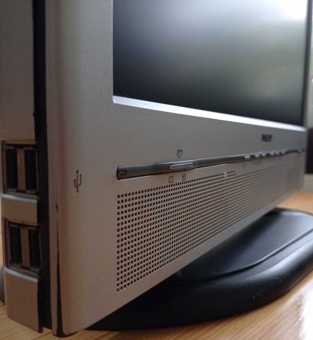 Компютър Acer LCD Монитор Philips 19" 48cm