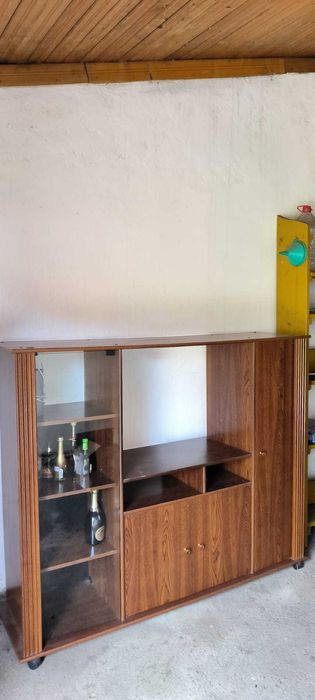 Vand mobilier in stare bună