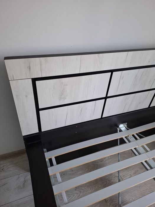 Vând pat dublu 140x200 cm