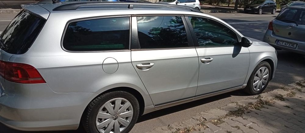 Vând  Passat VW 7000 Euro. Tel. 0744652831
– VOLKSWAGEN PASSAT
– An fa