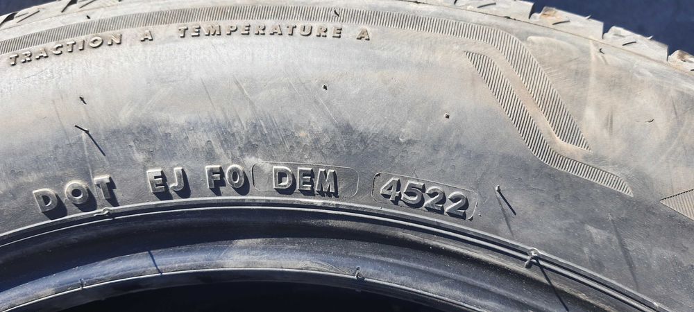 Гуми BRIDGESTONE ALENZA 235/55R19-150 евро за трите.