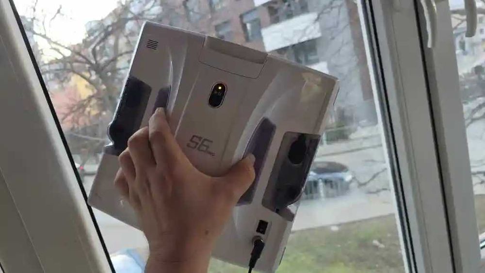 Робот за прозорци HOBOT S6 Pro