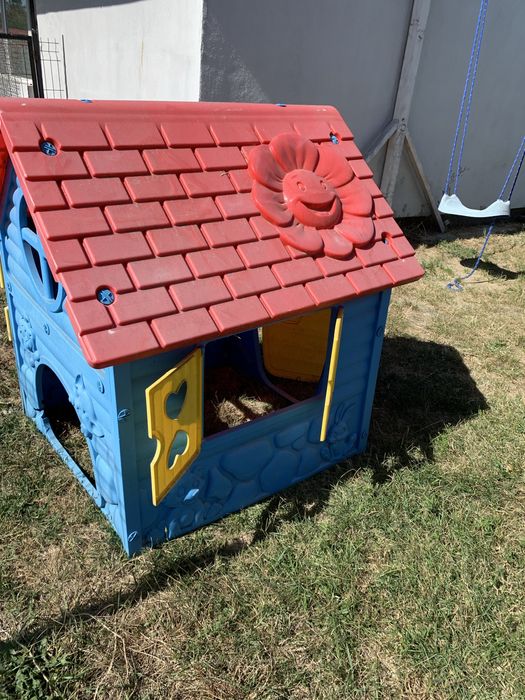 Loc joaca  , casuta pentru copii