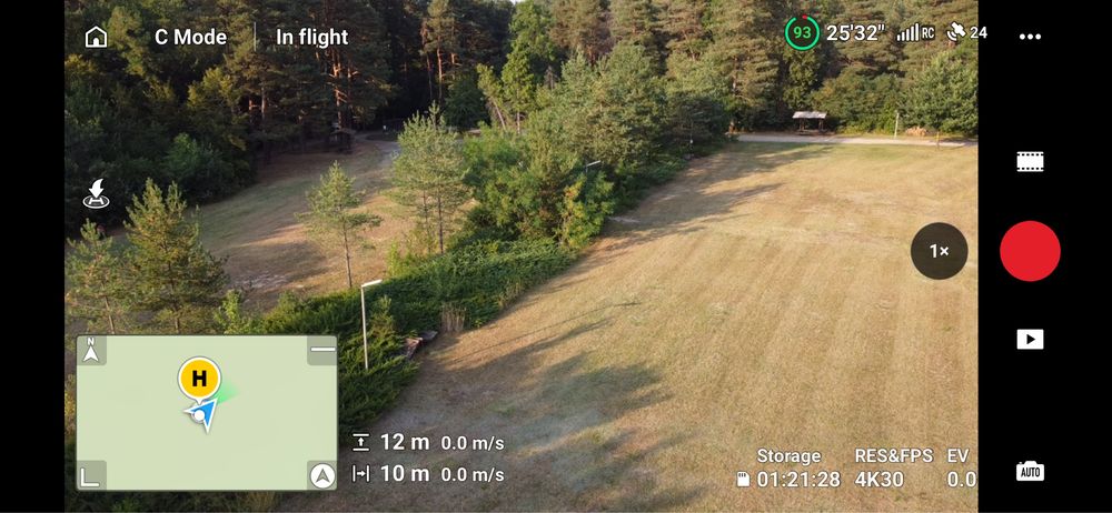 DJI Mini 2 Fly More Combo + Аксесоари (Перфектно състояние, Малко цикли)