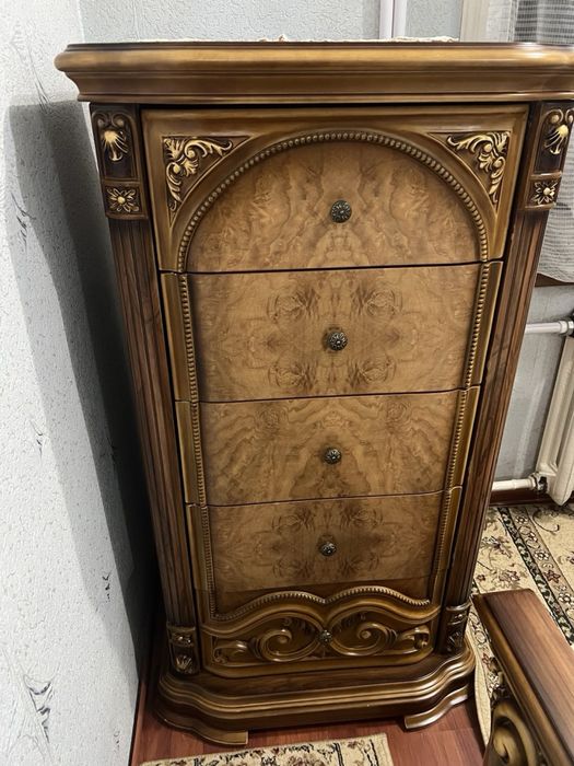 Продаю спальный мебель в хорошем состоянии.