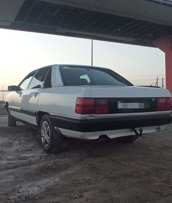 Ауди 100 сатылады