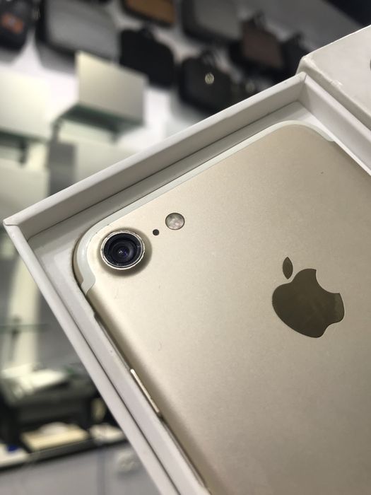 Iphone 7 rodnoy zor