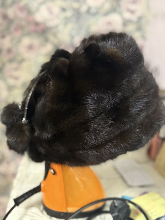 Продам норковую шапку .