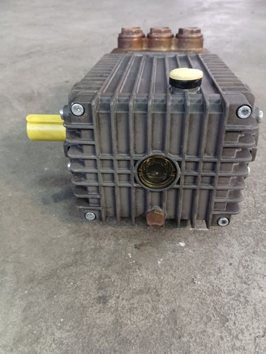 Помпа Interpump W2141 . 41 литра в минута