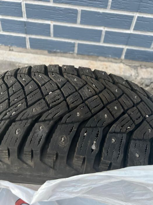 Резина с шипами зимняя Goodyear