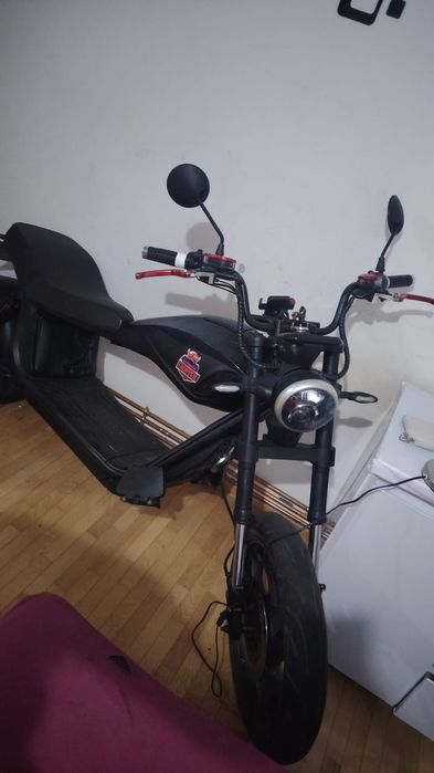 Vand scuter electric