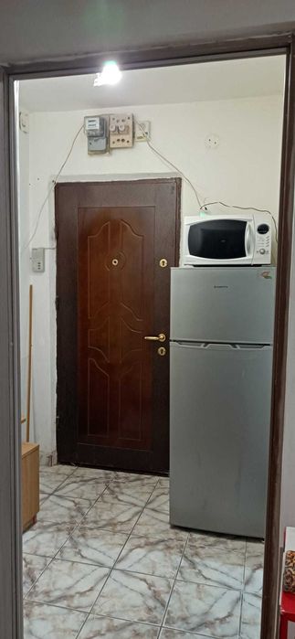 Vand apartament 2 camere zona Boul Rosu, centrala proprie
