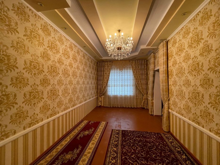 Ҳовли уй сотилади