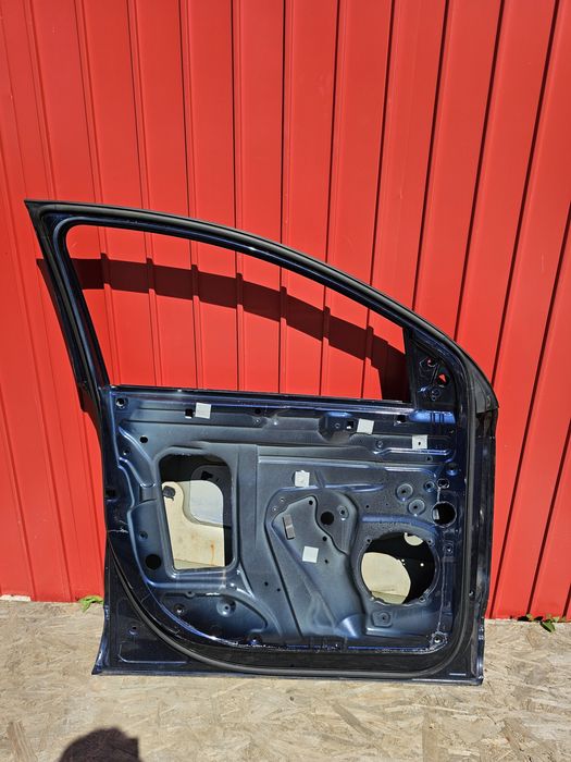 Usa stanga fata Audi Q7 4L dupa 2006 cod 4L0831311A