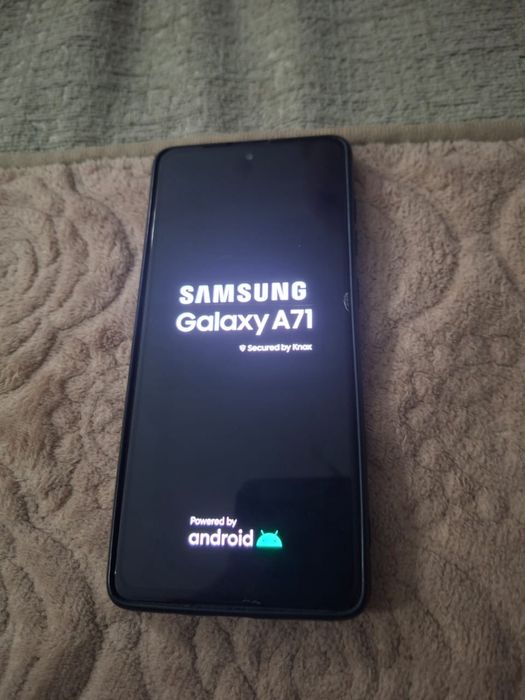 Продам Samsung A71 в хорошем состоянии