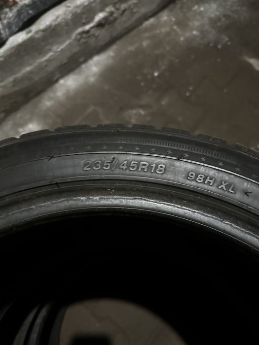 Шины зимние 235/45/18