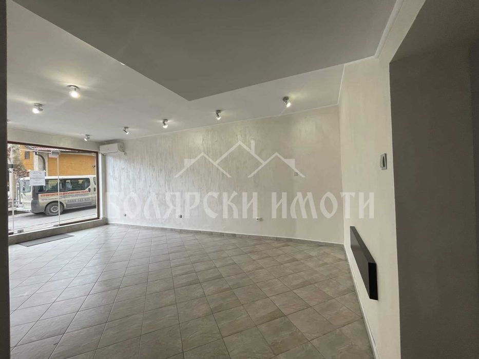 Дава се под наем Магазин в Велико Търново, Център - 70 кв.м за 510 € - Снимка #3