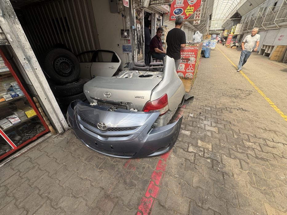 Задняя часть передняя часть Тойота ярис седан 2007/2012 РАССРОЧКА КРЕД