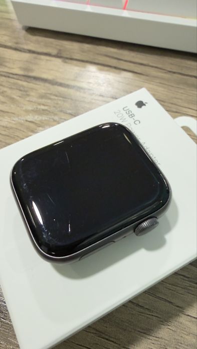В продаже часы apple watch 5 series