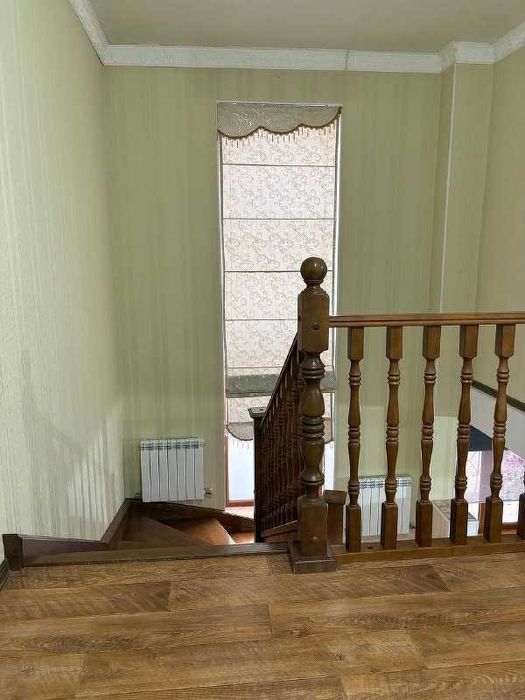 Продается коттедж на 12мкр по горячей цене