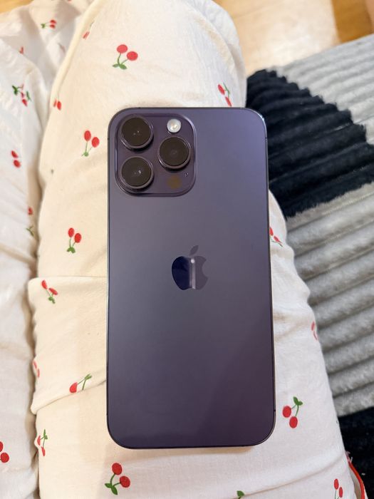 Продам айфон 14 про макс новый