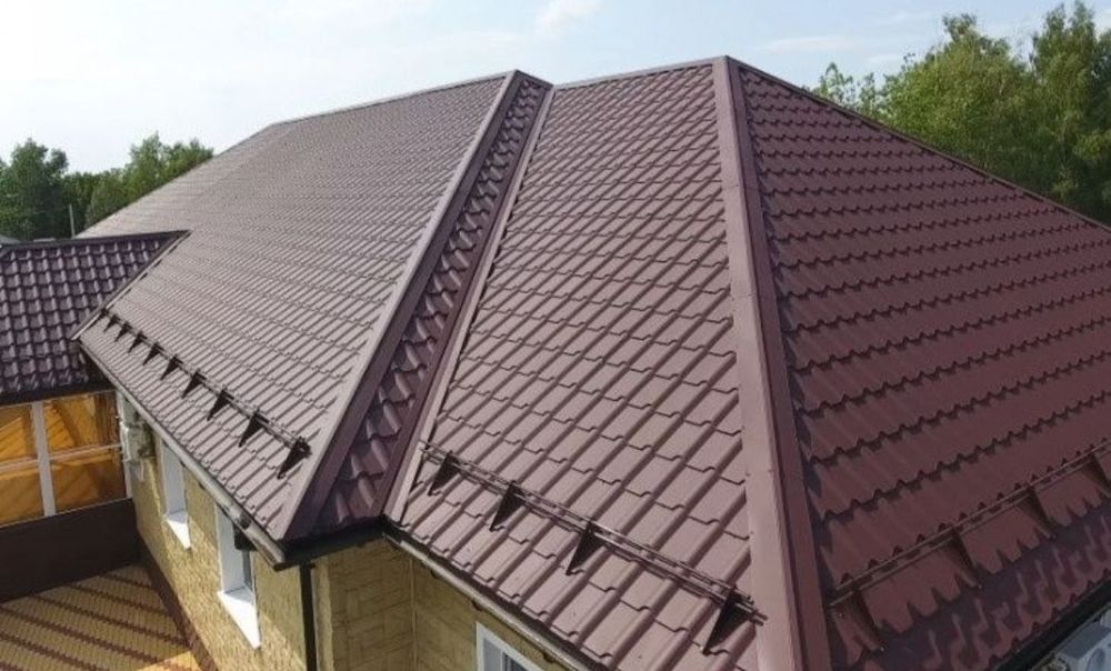 Executam acoperisuri și reparații