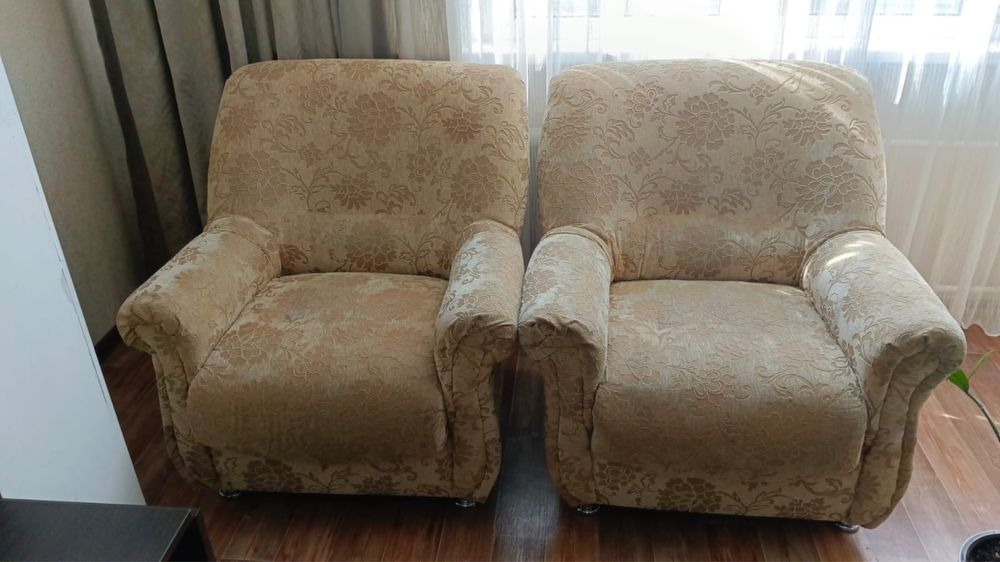 Диван с креслой 2x