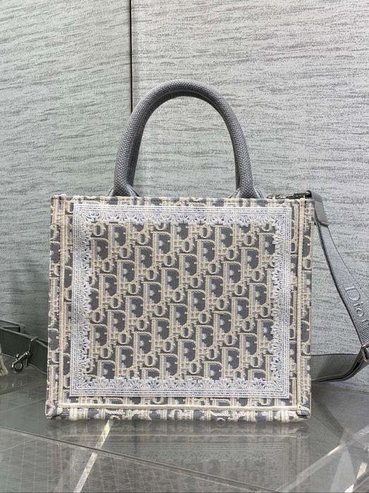 Dior Tote Micro чанта