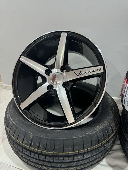 Продам летние шины с дисками Vossen
