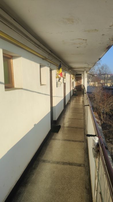 Garsoniera de vânzare în plopeni.