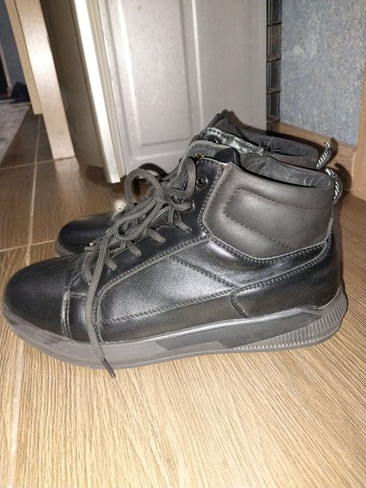 Утепленные ботинки для мальчика 38р