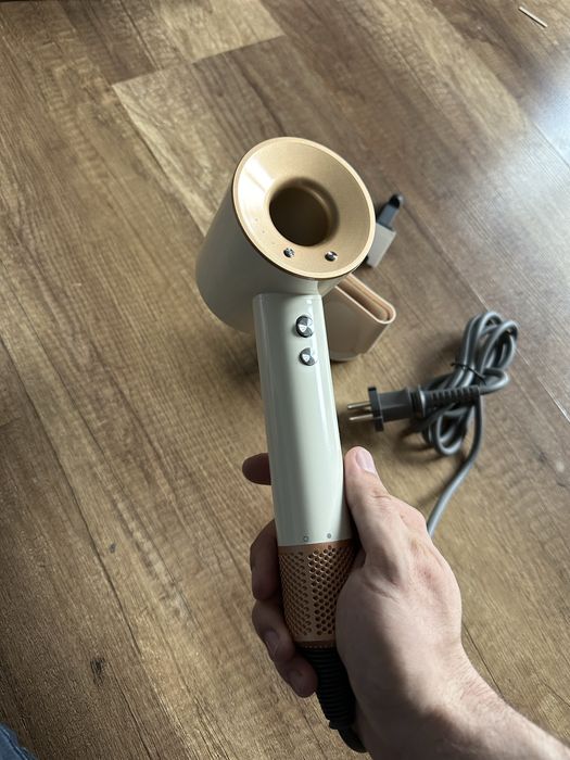 Feonul Dyson + bonus 5 Accesorii