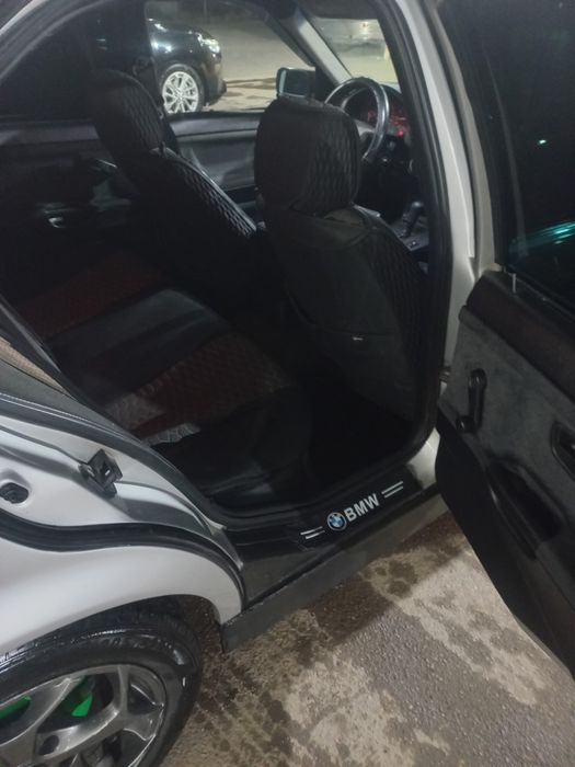 Продам машину BMW