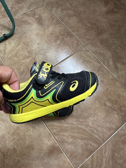 Adidasi copii Asics marimea 23,5