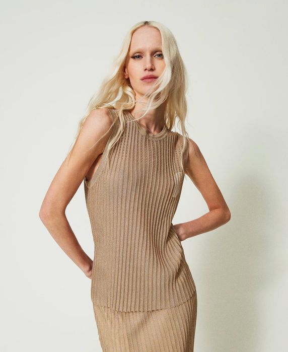 Комплект Twinset от люрекс,размер L/XL,нов с етикет!