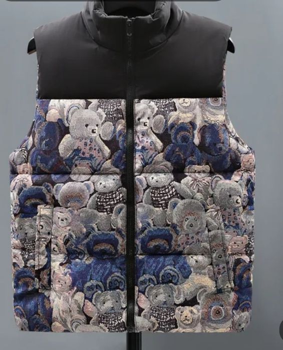 Теплая безрукавка желетка