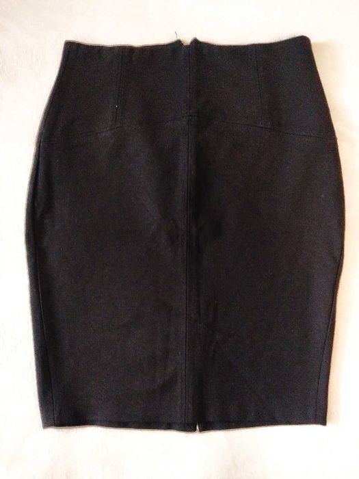 Fusta Zara, conica, midi