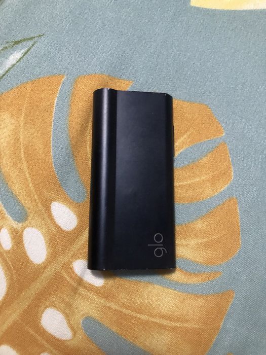 Vând aparat glo si doua pachete de tigari pentru cel roz