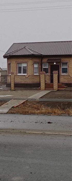 Кызыл кирпиш тас сатылады