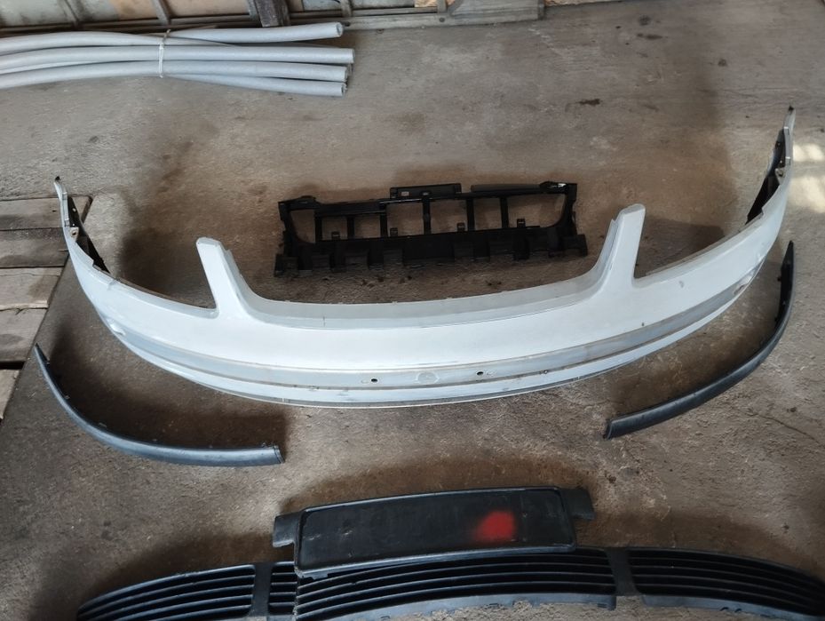 Продам бампер передний пассат 5б.